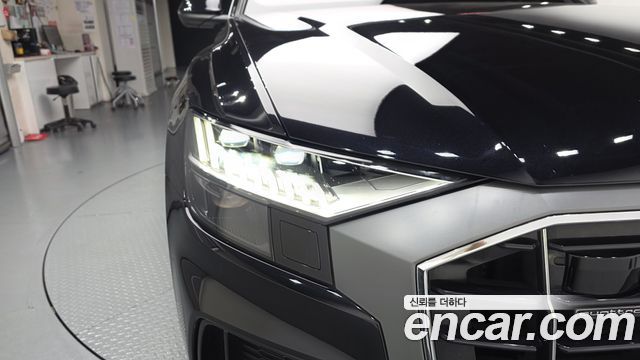 Audi Q8 2021 — photo 8