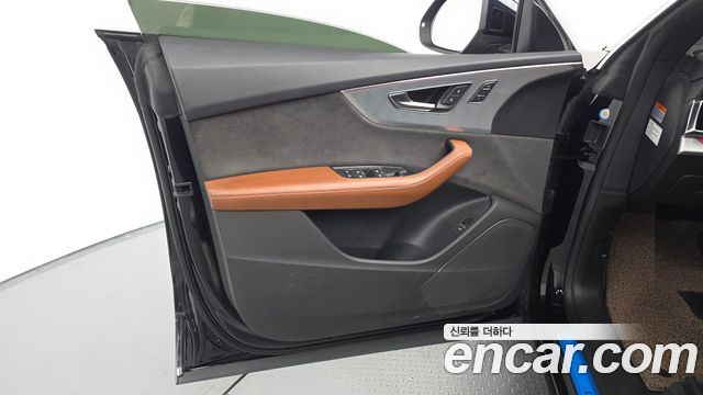 Audi Q8 2021 — photo 14