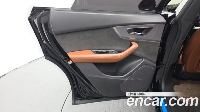 Audi Q8 2021 — photo 15