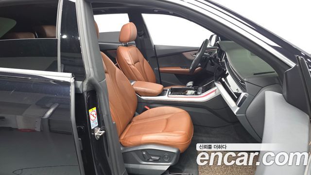 Audi Q8 2021 — photo 16