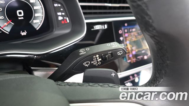 Audi Q8 2021 — photo 28