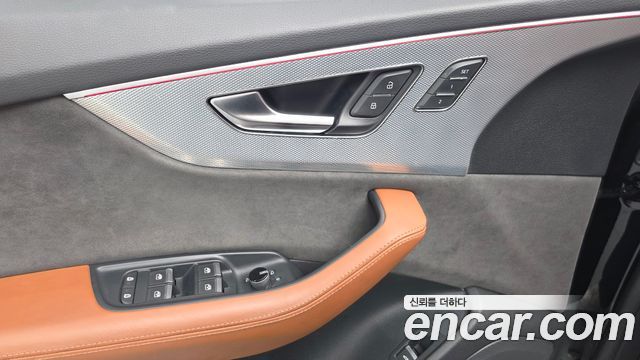 Audi Q8 2021 — photo 29