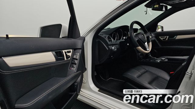 Mercedes-Benz C-Class 2013 — photo 13