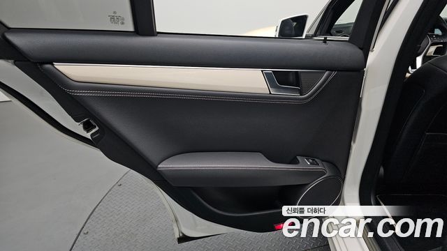 Mercedes-Benz C-Class 2013 — photo 15