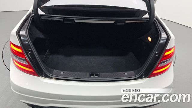Mercedes-Benz C-Class 2013 — photo 32
