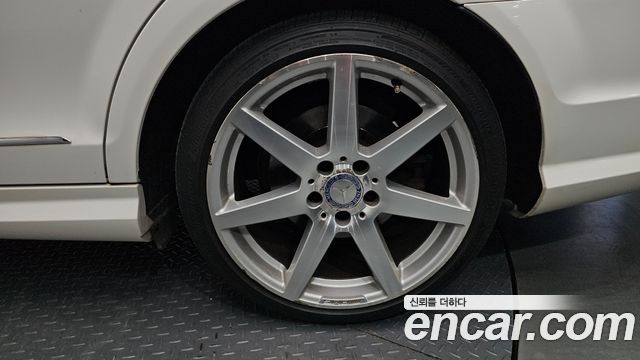 Mercedes-Benz C-Class 2013 — photo 34