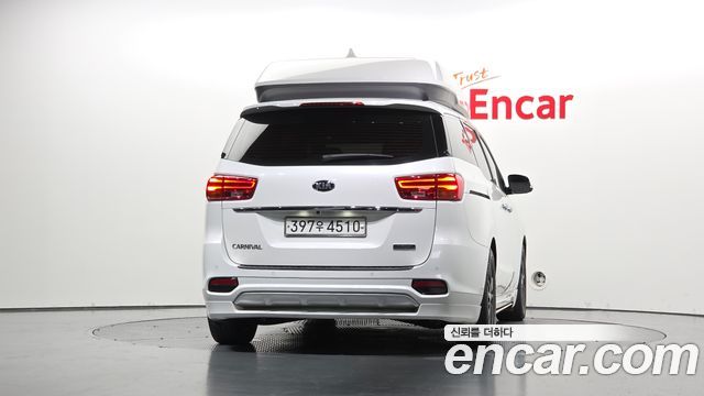 Kia Canival 2020 — photo 4