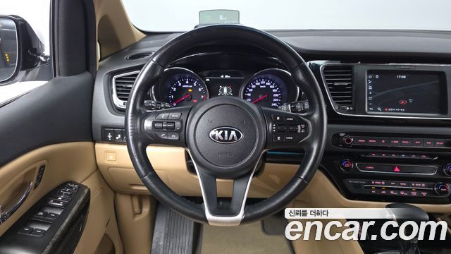 Kia Canival 2020 — photo 19