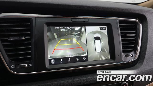 Kia Canival 2020 — photo 21