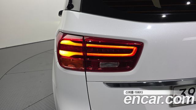 Kia Canival 2020 — photo 9