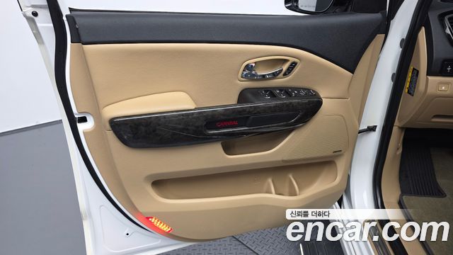 Kia Canival 2020 — photo 15