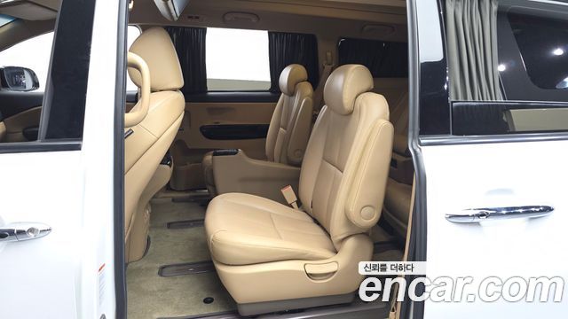 Kia Canival 2020 — photo 16