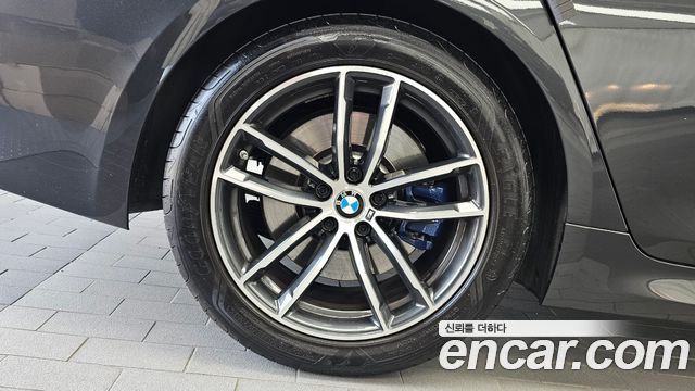 BMW 5-Series 2023 — photo 5