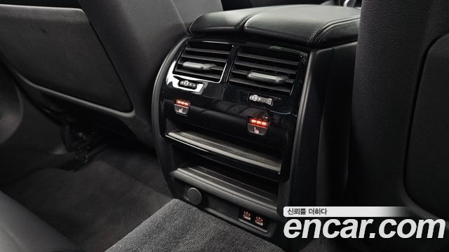 BMW 5-Series 2023 — photo 25