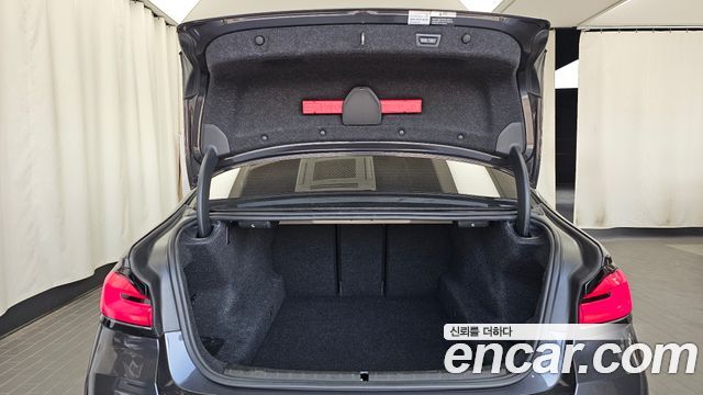 BMW 5-Series 2023 — photo 26