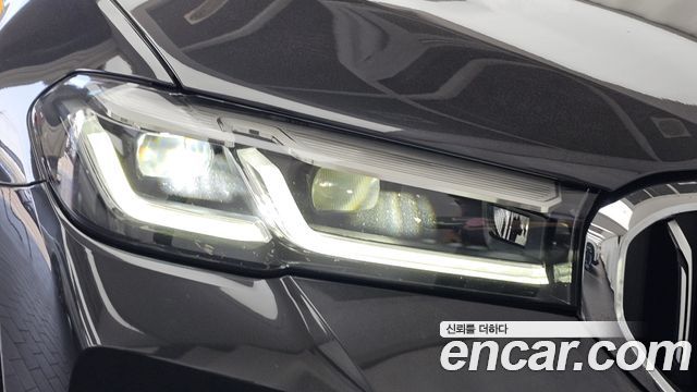 BMW 5-Series 2023 — photo 8