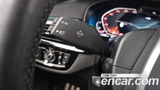 BMW 5-Series 2023 — photo 30