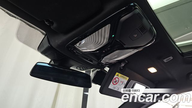 BMW 5-Series 2023 — photo 34