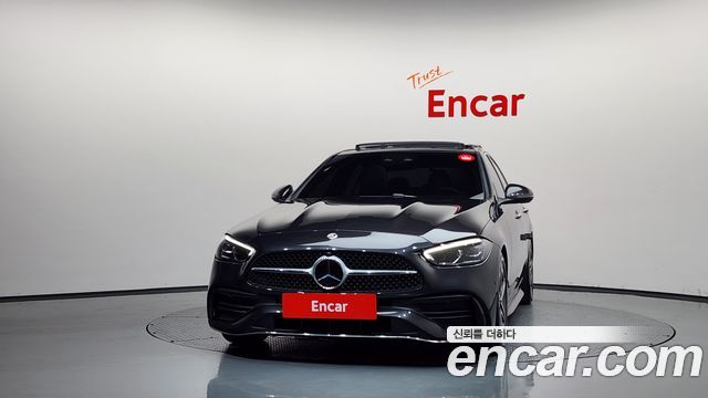 Mercedes-Benz C-Class 2025 — photo 3