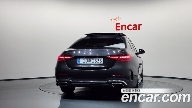 Mercedes-Benz C-Class 2025 — photo 4