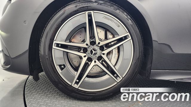 Mercedes-Benz C-Class 2025 — photo 5