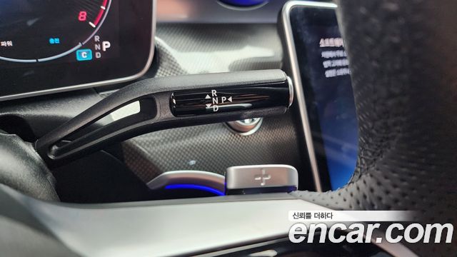 Mercedes-Benz C-Class 2025 — photo 23