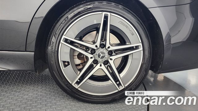 Mercedes-Benz C-Class 2025 — photo 7