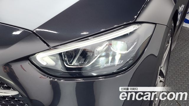 Mercedes-Benz C-Class 2025 — photo 8