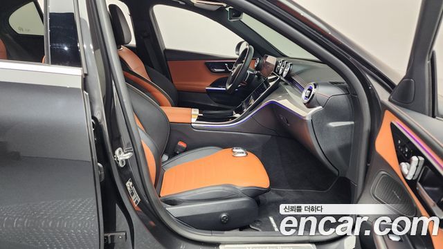 Mercedes-Benz C-Class 2025 — photo 16
