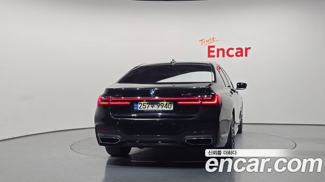 BMW 7-Series 2021 — photo 4