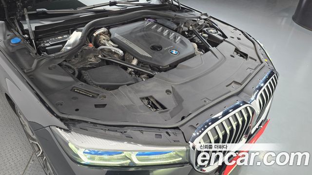 BMW 7-Series 2021 — photo 6