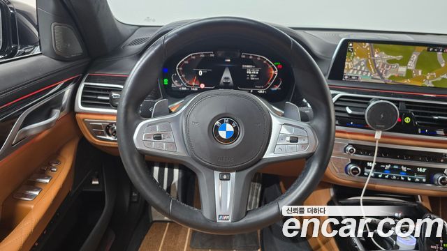 BMW 7-Series 2021 — photo 12