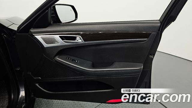 Genesis G80 2017 — photo 14
