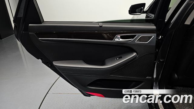 Genesis G80 2017 — photo 15