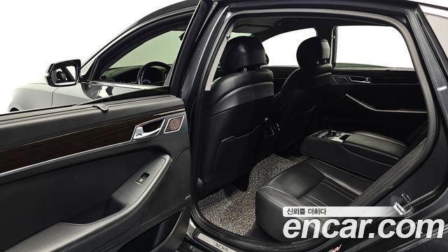 Genesis G80 2017 — photo 27