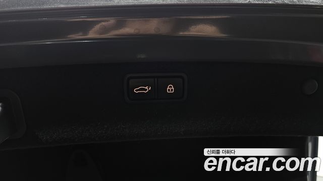 Genesis G80 2017 — photo 29