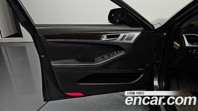 Genesis G80 2017 — photo 31
