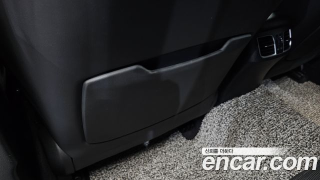 Genesis G80 2017 — photo 36