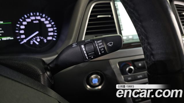 Genesis G80 2017 — photo 38