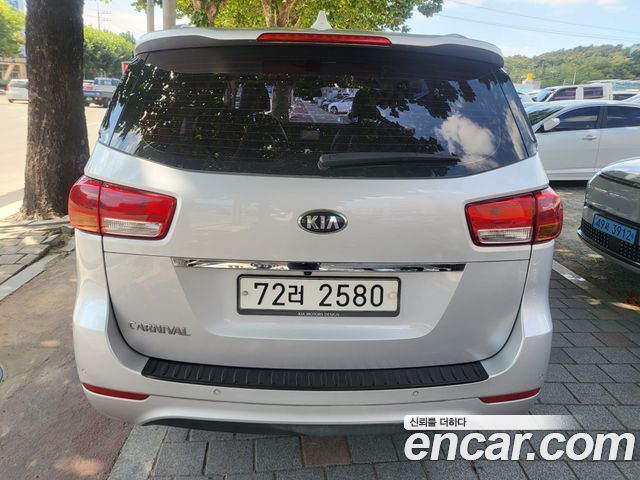 Kia Canival 2015 — photo 4