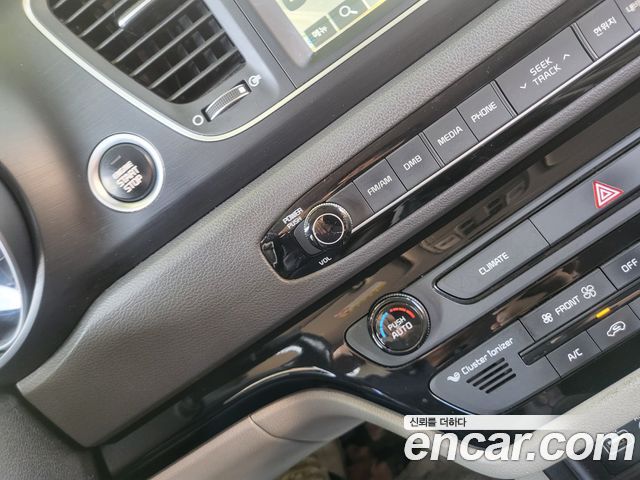 Kia Canival 2015 — photo 14