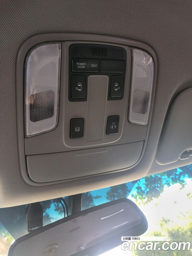 Kia Canival 2015 — photo 15