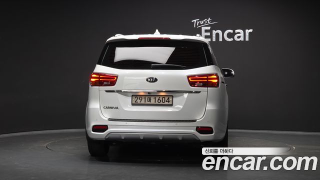 Kia Canival 2019 — photo 4