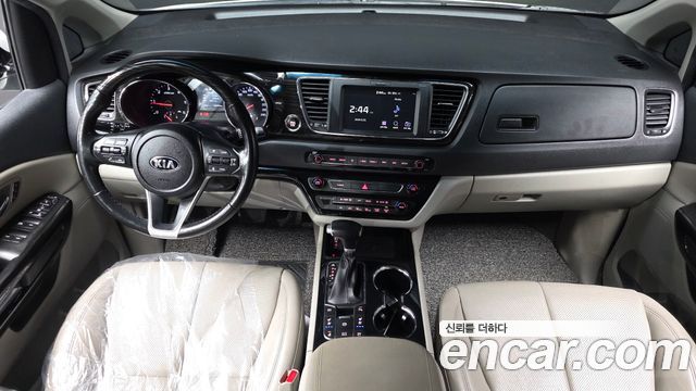Kia Canival 2019 — photo 7
