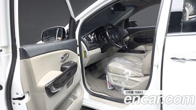 Kia Canival 2019 — photo 10