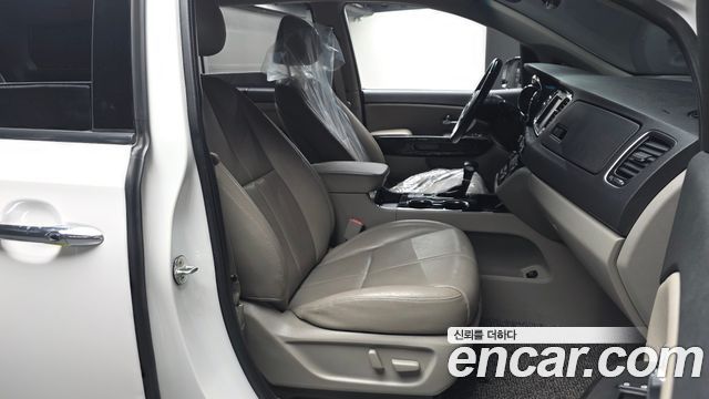 Kia Canival 2019 — photo 11