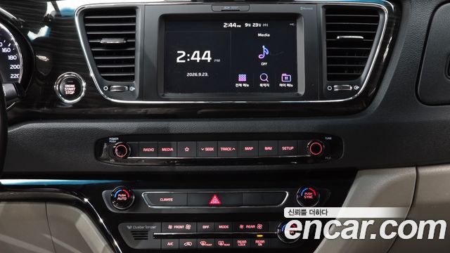 Kia Canival 2019 — photo 14