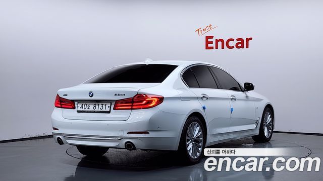 BMW 5-Series 2018 — photo 2