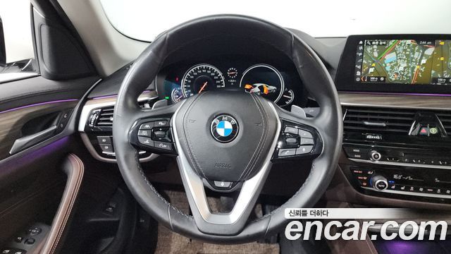 BMW 5-Series 2018 — photo 14