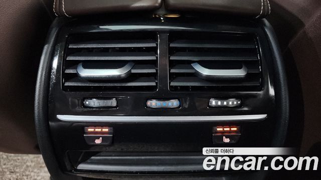 BMW 5-Series 2018 — photo 18